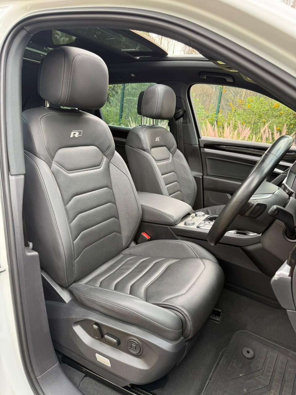 Grand Showroom Kenya-500186