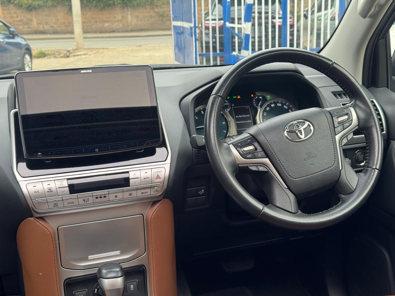 Grand Showroom Kenya-460034